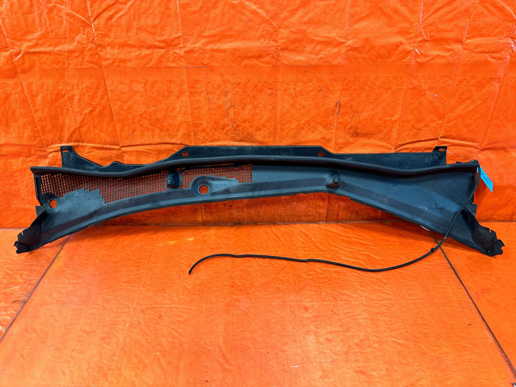 09 14 ACURA TSX   WINDSHIELD WIPER COWL TRIM PLASTIC BEZEL   OEM FACTORY #3210