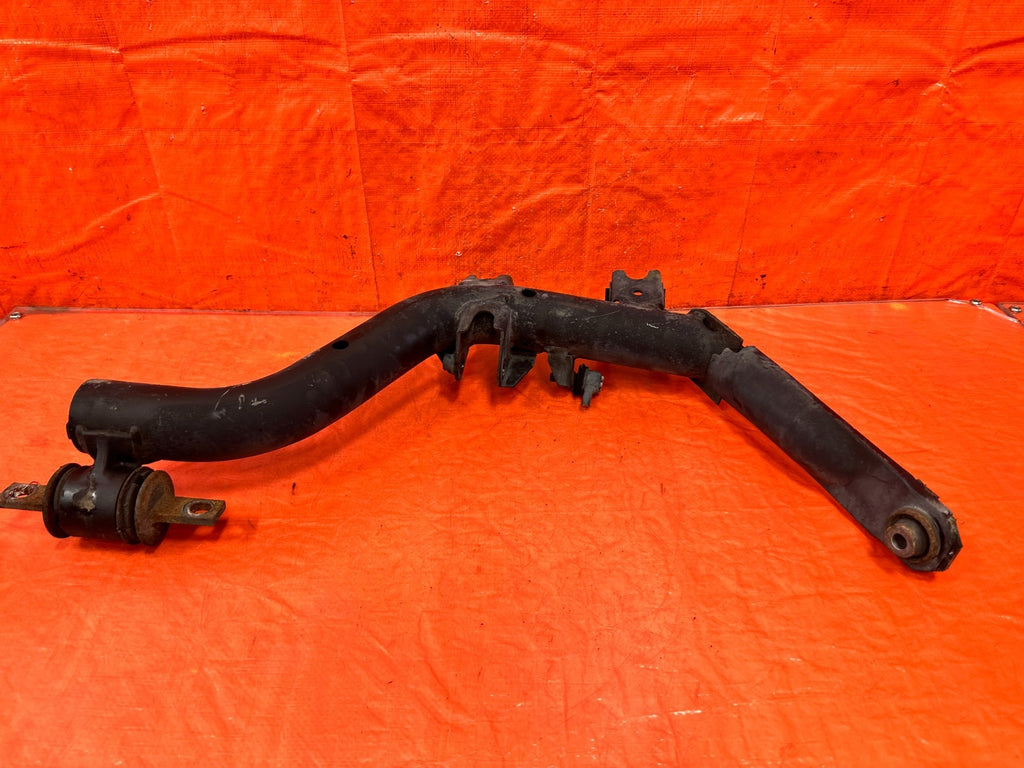 02 05 HONDA CIVIC SI EP3 HATCH   DRIVER LEFT REAR LOWER TRAILING CONTROL ARM 3085