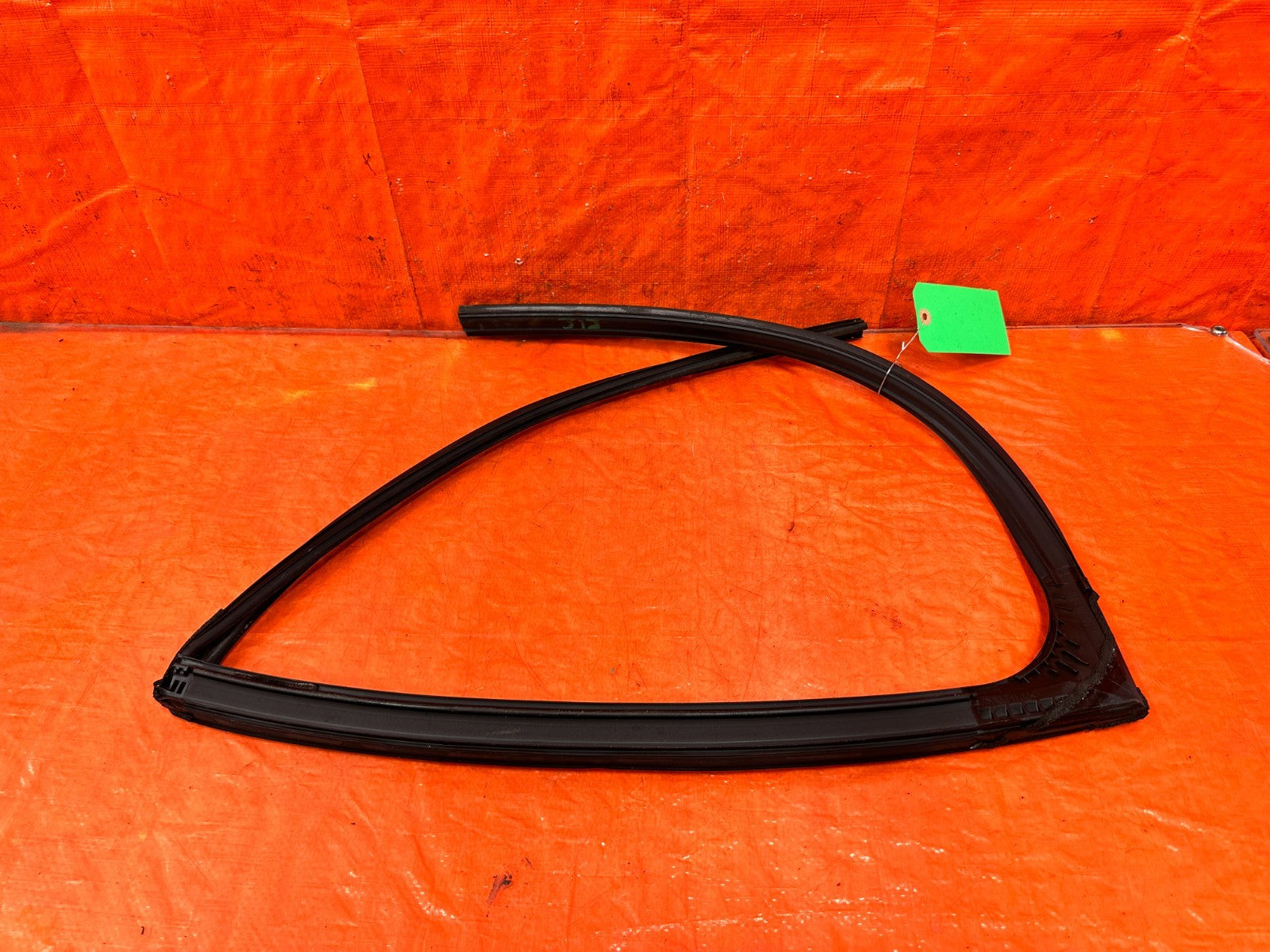 14 20 INFINITI Q50   PASSENGER RIGHT REAR DOOR GLASS RUN CHANNEL   OEM #3131