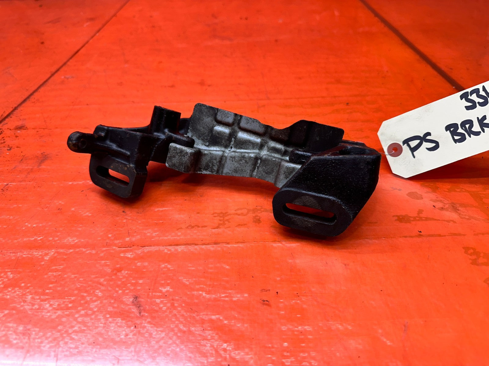 98 01 ACURA INTEGRA B18B1 POWER STEERING PUMP BRACKET HEAT SHIELD OEM #3316