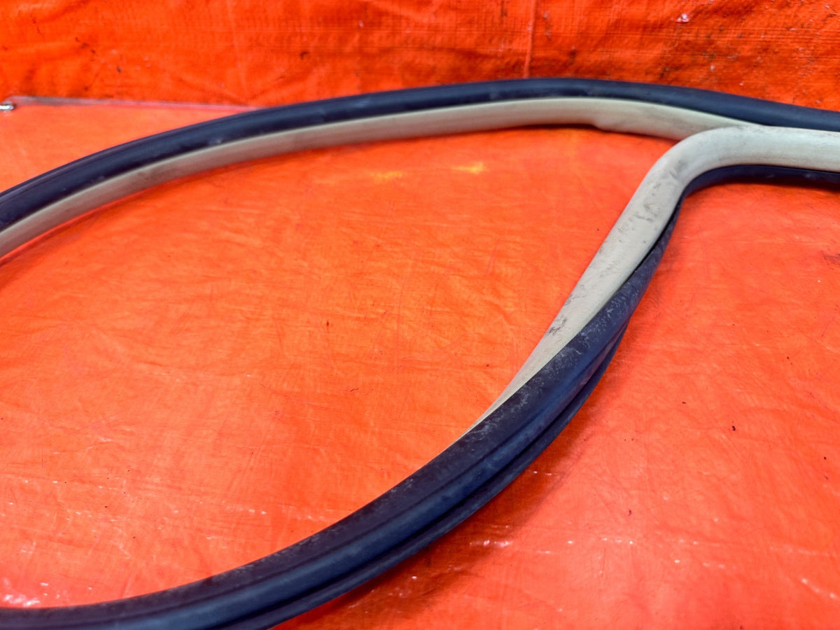 04-08 ACURA TSX - RIGHT FRONT DOOR TO CHASSIS WEATHER STRIP OPEN TRIM OEM #3047