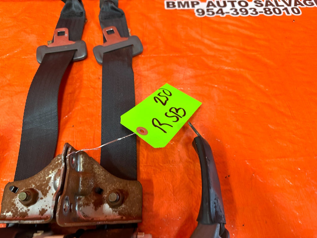 00 01 TOYOTA CELICA   REAR SEAT BELT SET   LEFT & RIGHT SEAT BELTS GRAY OEM 25010
