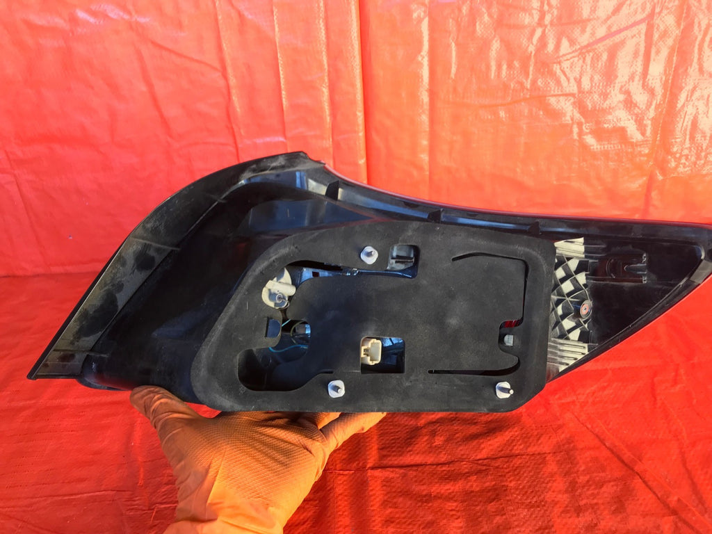OEM 2011 2012 2013 SUZUKI KIZASHI DRIVER LEFT OUTER TAIL LIGHT LAMP L LH8