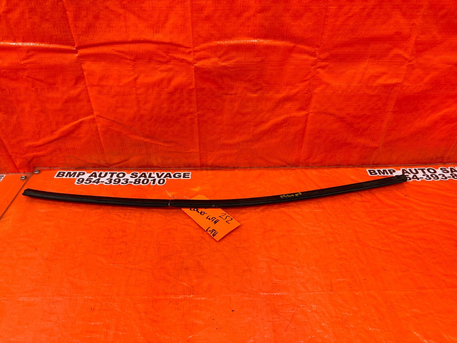 97 01 HONDA PRELUDE   DRIVER LEFT LOWER DOOR WEATHER STRIP SEAL   OEM #2528