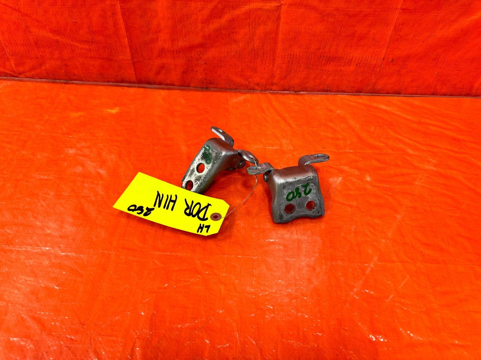 09 14 ACURA TSX   DRIVER LEFT FRONT DOOR HINGE SET UPPER LOWER   OEM OE #2792