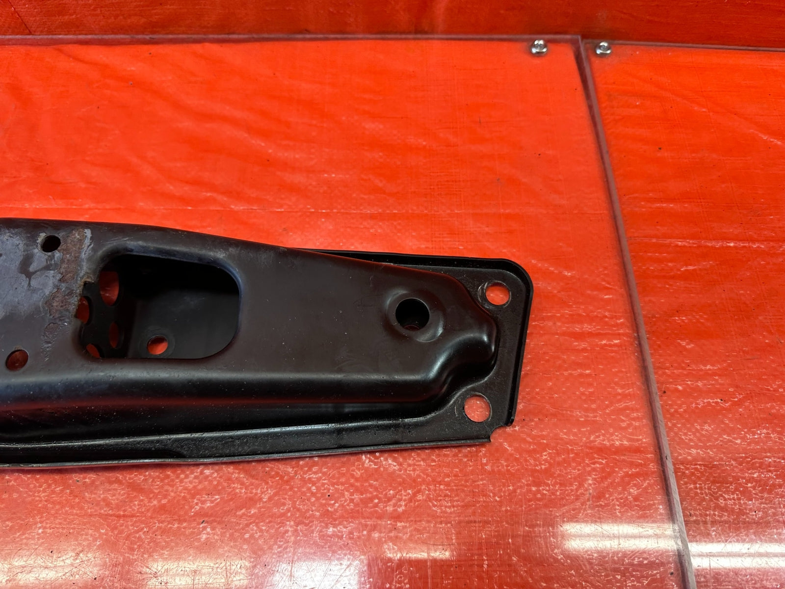 08 15 INFINITI G37 & Q60 COUPE   RWD ONLY   MANUAL TRANSMISSION BRACKET OEM #1884