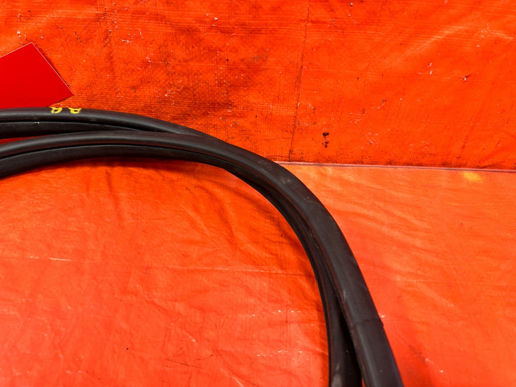 09 14 ACURA TSX   PASSENGER RIGHT REAR DOOR TO CHASSIS OPEN TRIM SEAL OEM 3056