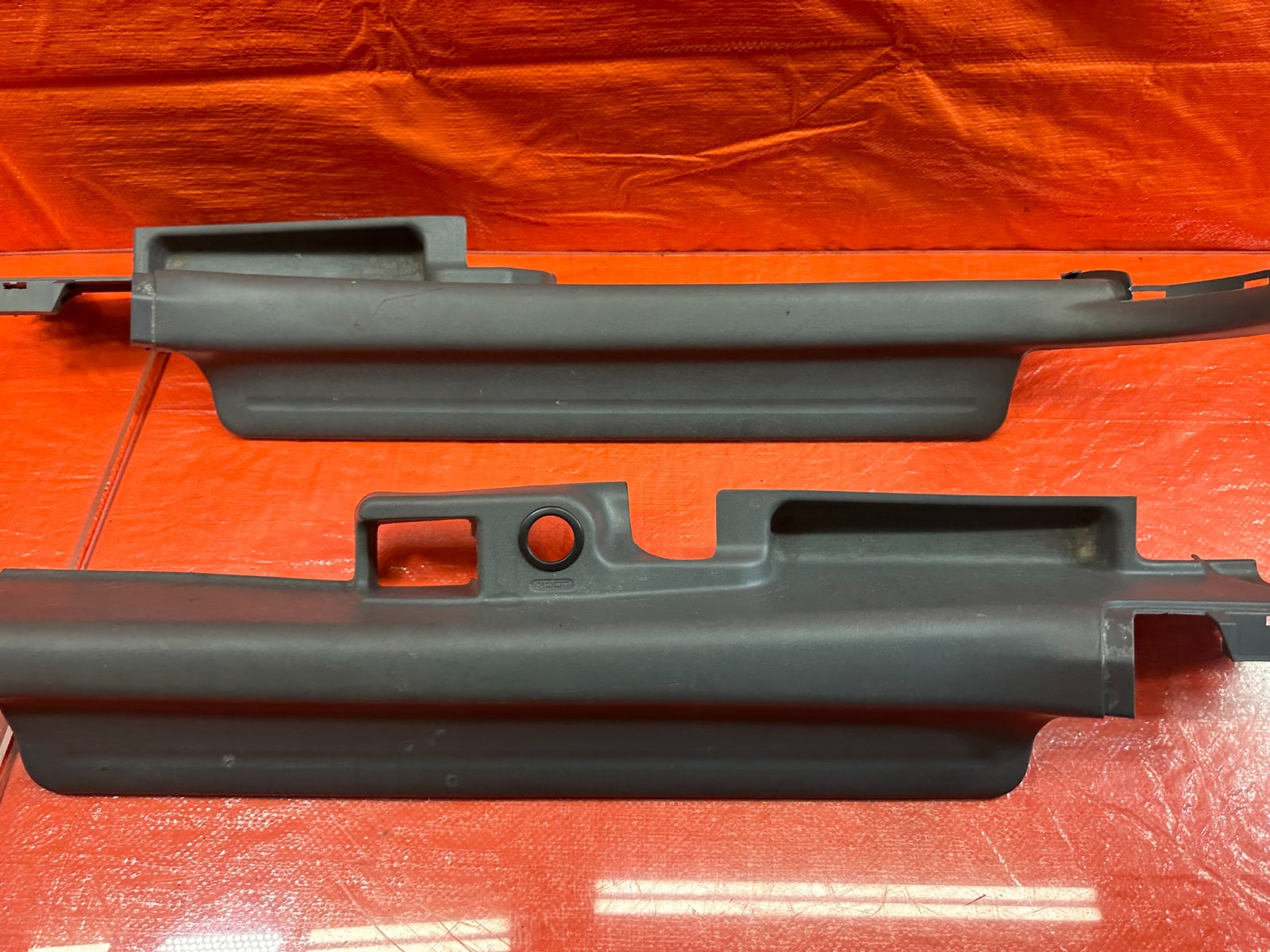 96 00 HONDA CIVIC SEDAN  LEFT AND RIGHT FRONT FLOOR PILLARS SCUFF PLATES OEM 1956