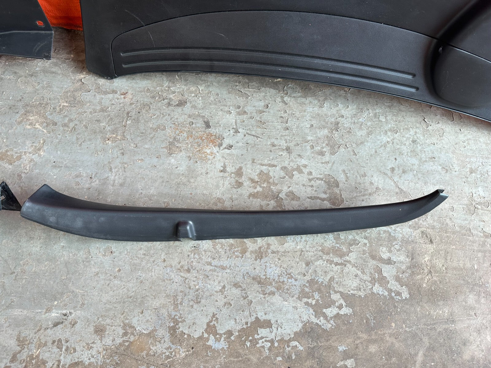 94 01 ACURA INTEGRA 2 DOOR   REAR HATCHBACK HATCH PLASTIC TRIM LINING OEM #22611