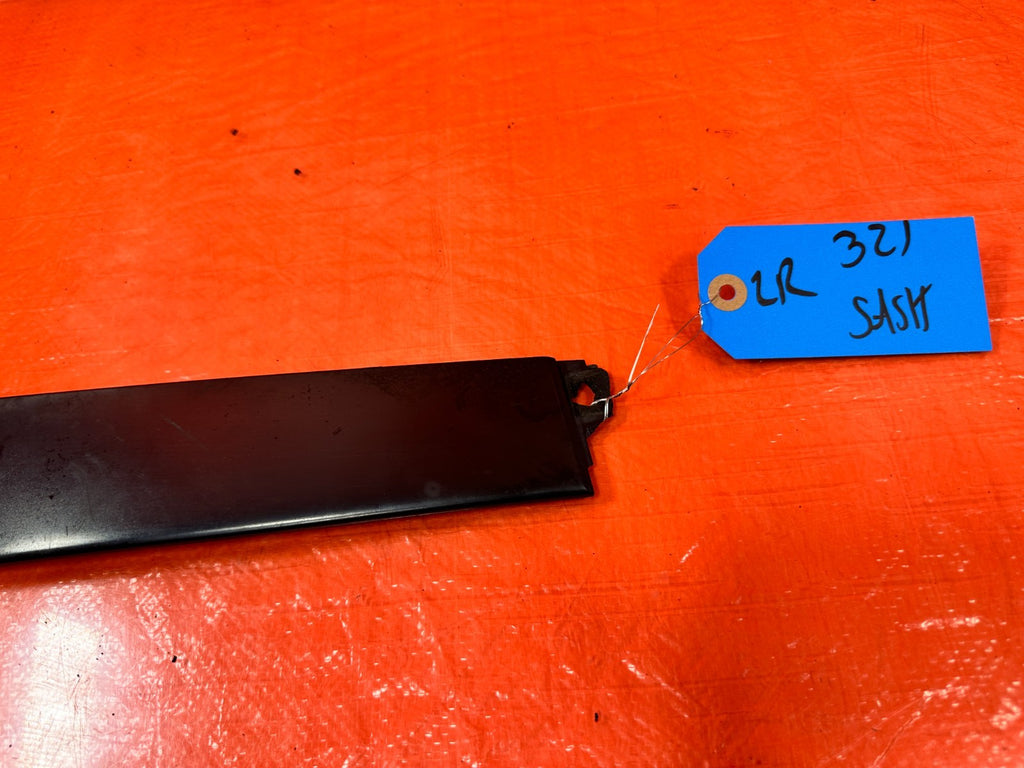 09 14 ACURA TSX   DRIVER LEFT REAR DOOR SASH TRIM MOLDING   OEM #321 FLAW2