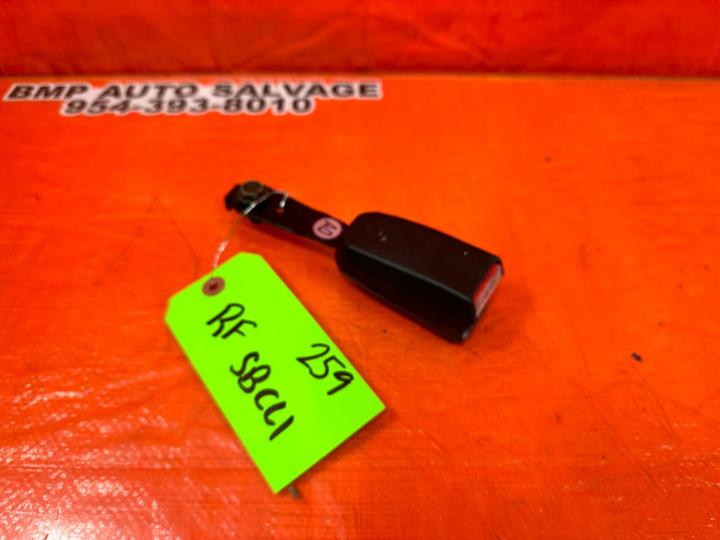 97 01 HONDA PRELUDE   PASSENGER RIGHT FRONT SEAT BELT CLIP BUCKLE   OEM #2590