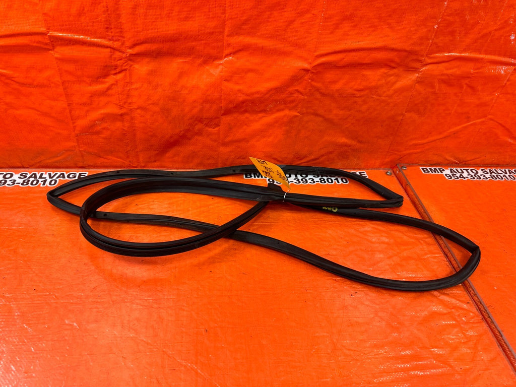 06 11 CIVIC 4D SEDAN   PASSENGER RIGHT FRONT WEATHER STRIP SEAL GASKET OEM #2609