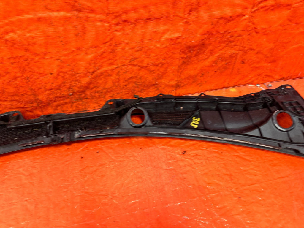 08 15 INFINITI G37 COUPE CONVERTIBLE WINDSHIELD WIPER COWL TRIM PLASTIC OEM 32911