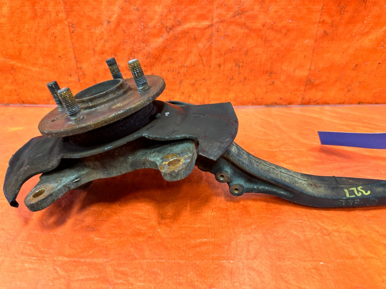 92 95 HONDA CIVIC   EX MODEL   PASSENGER RIGHT FRONT SPINDLE KNUCKLE HUB   3277