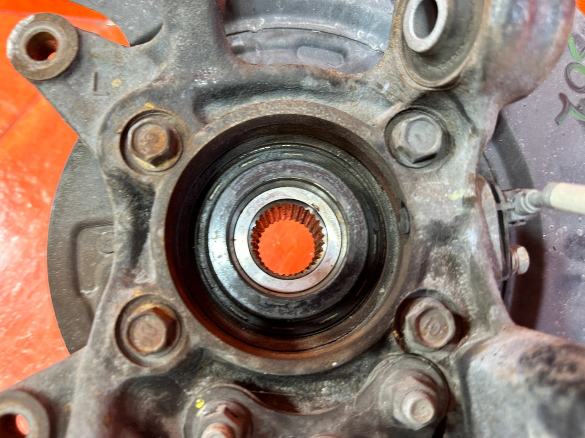 10-16 HYUNDAI GENESIS COUPE - DRIVER LEFT REAR SPINDLE KNUCKLE HUB OEM #30218