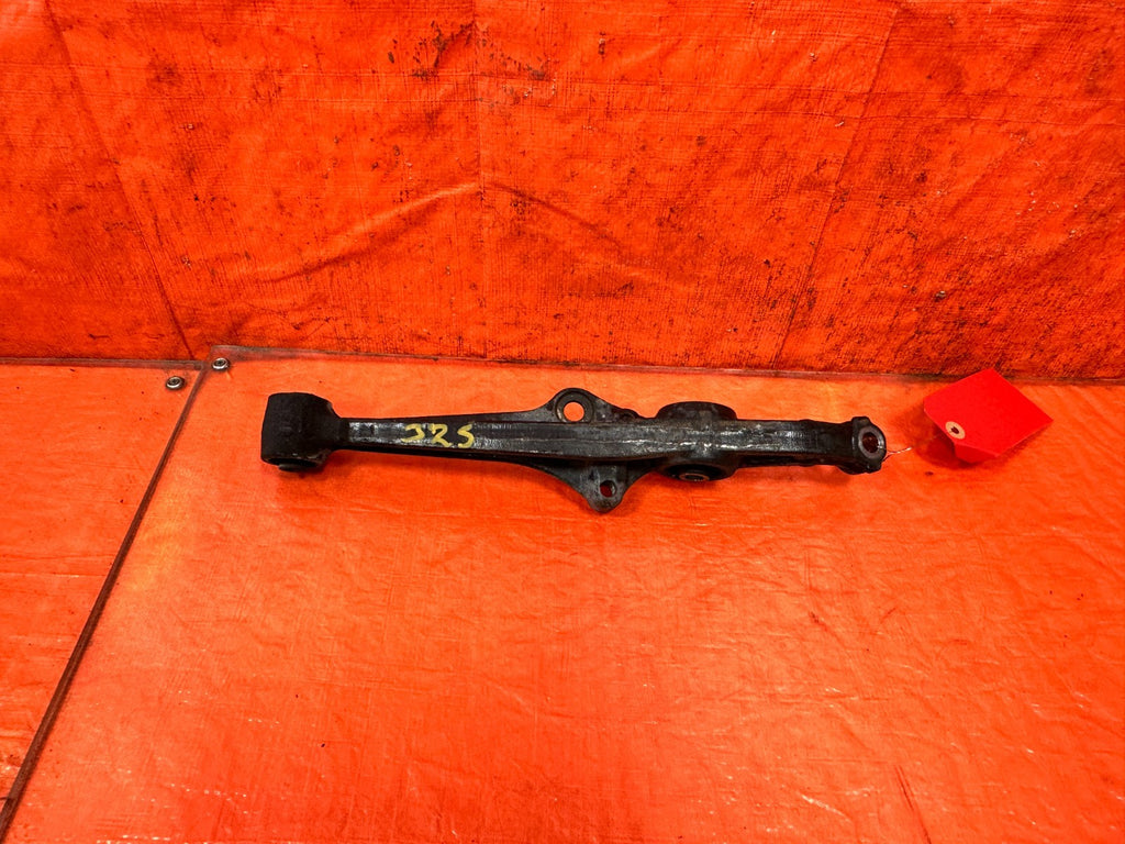 90 91 HONDA CIVIC HATCHBACK   PASSENGER RIGHT FRONT LOWER CONTROL ARM OEM #3258