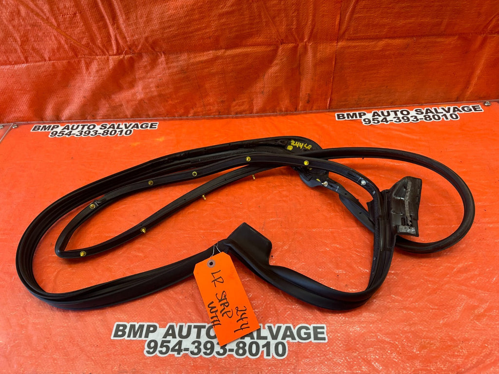 07 09 LEXUS ES350   DRIVER LEFT REAR WEATHER STRIP TRIM SEAL GASKET OEM 24411