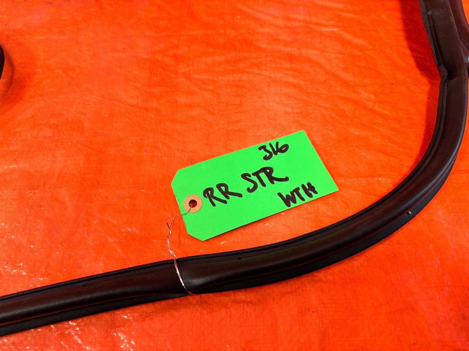 14 20 INFINITI Q50   PASSENGER RIGHT REAR WEATHER STRIP   OEM #3161