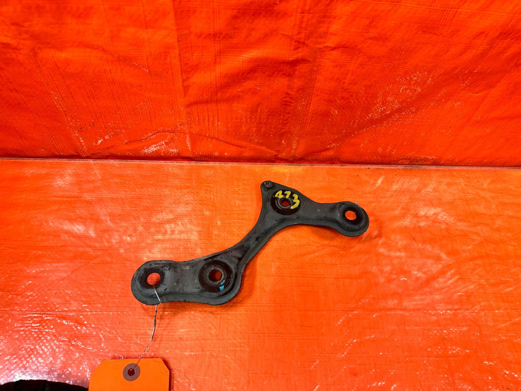 92 96 HONDA PRELUDE   DRIVER LEFT LEFT STEERING RACK BRACKET   OEM FACTORY #2738