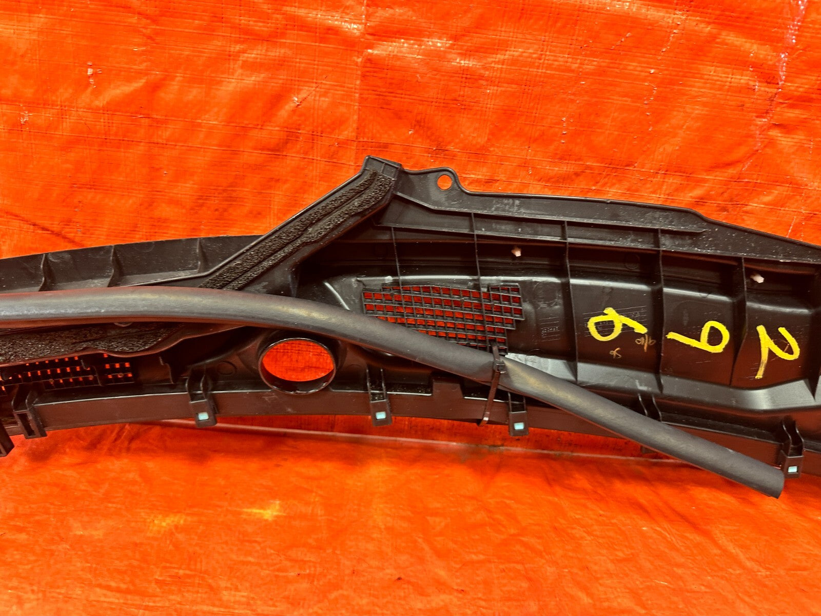 14 20 INFINITI Q50 Q60   LEFT   WINDSHIELD WIPER COWL TRIM PLASTIC   OEM #2965