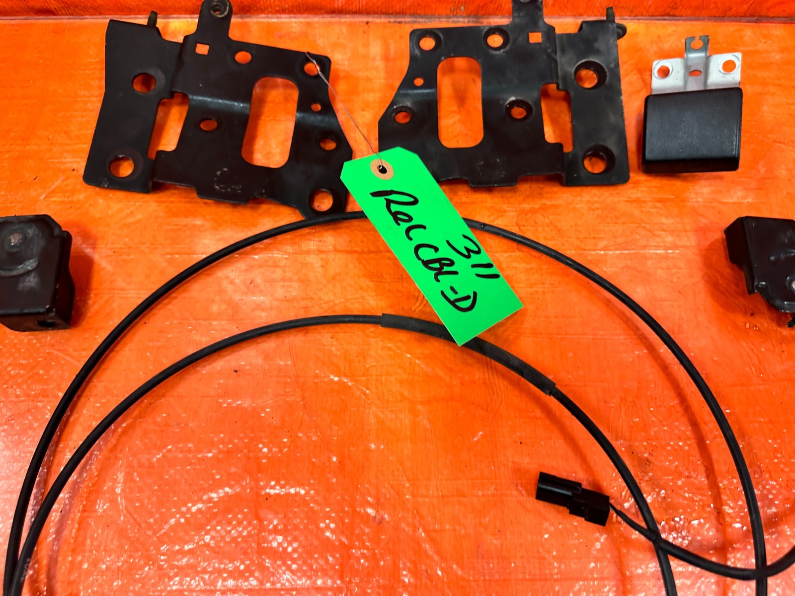 08 15 INFINITI G37 COUPE & CONVERTIBLE   HOOD RELEASE WIRE CABLE   OEM 3116