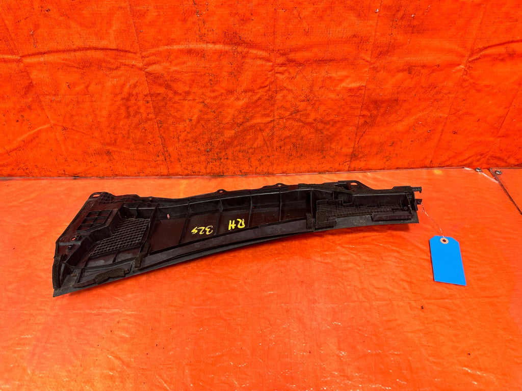 08 15 INFINITI G37 & Q60    2D COUPE   PASSENGER RIGHT WIPER COWL TRIM OEM #3298