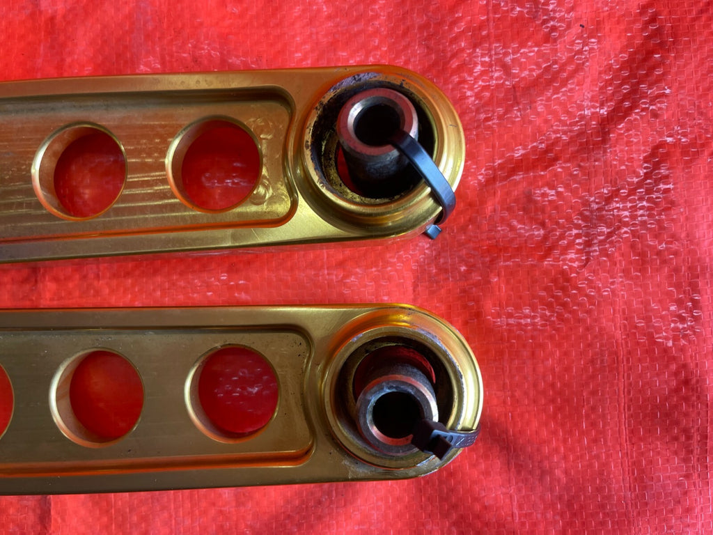 02 05 HONDA CIVIC SI EP3   SKUNK2   REAR LOWER CONTROL ARMS #68   NEEDS BUSHINGS4