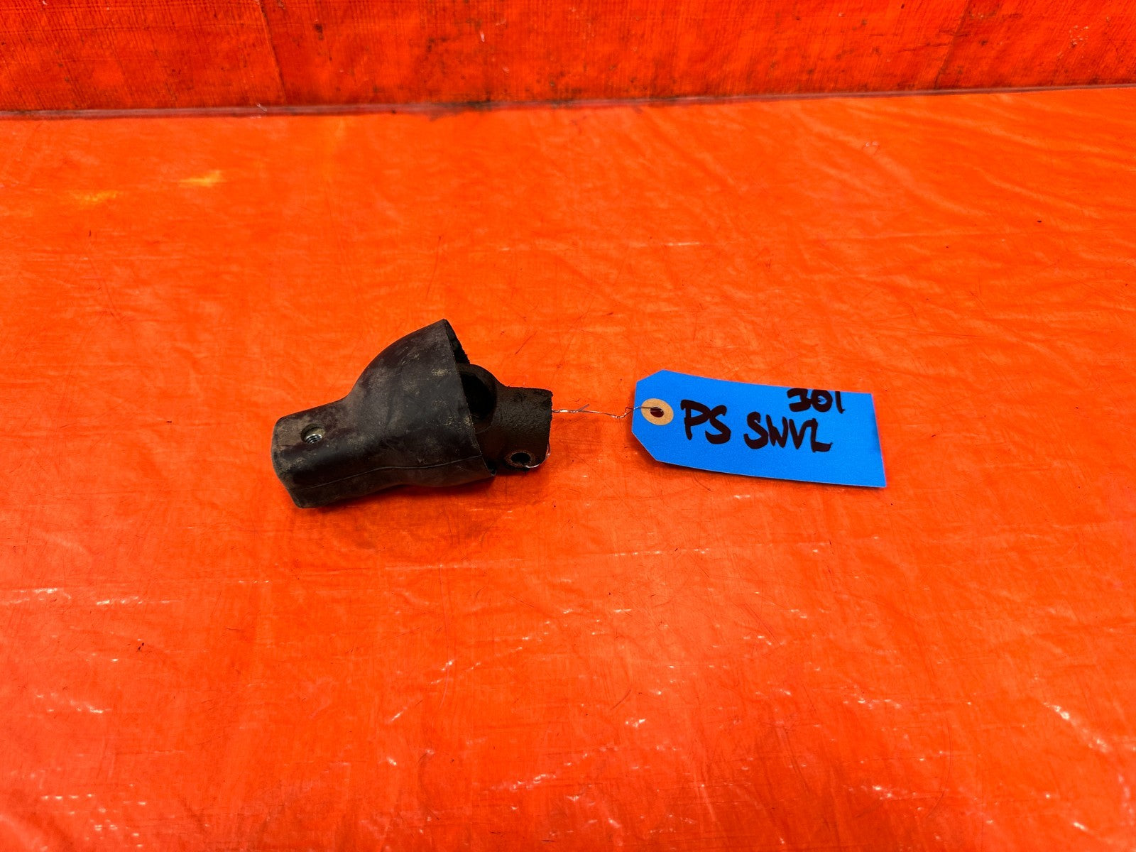 97 01 HONDA CR V CRV   STEERING COLUMN TO RACK U / B JOINT SWIVEL YOKE CONNECTOR0