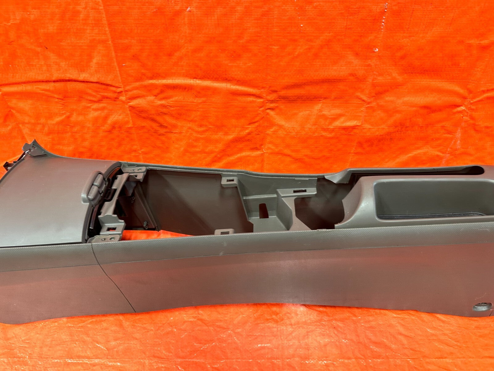 02 06 ACURA RSX   ARM REST CENTER CONSOLE ASSEMBLY   TAN IN COLOR   OEM #2806