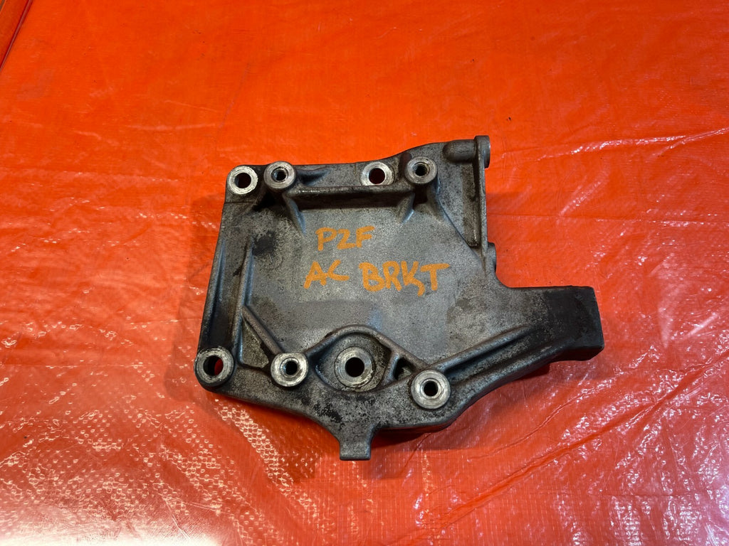96 00 HONDA CIVIC   EX MODEL   D16Y8   ALUMINUM   AC COMPRESSOR BRACKET OEM   0