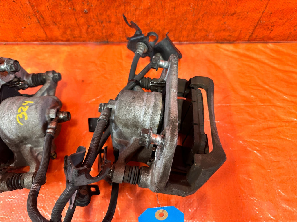 18 22 HONDA ACCORD 1.5L   LEFT AND RIGHT FRONT BRAKE CALIPERS   OEM FACTORY 3245