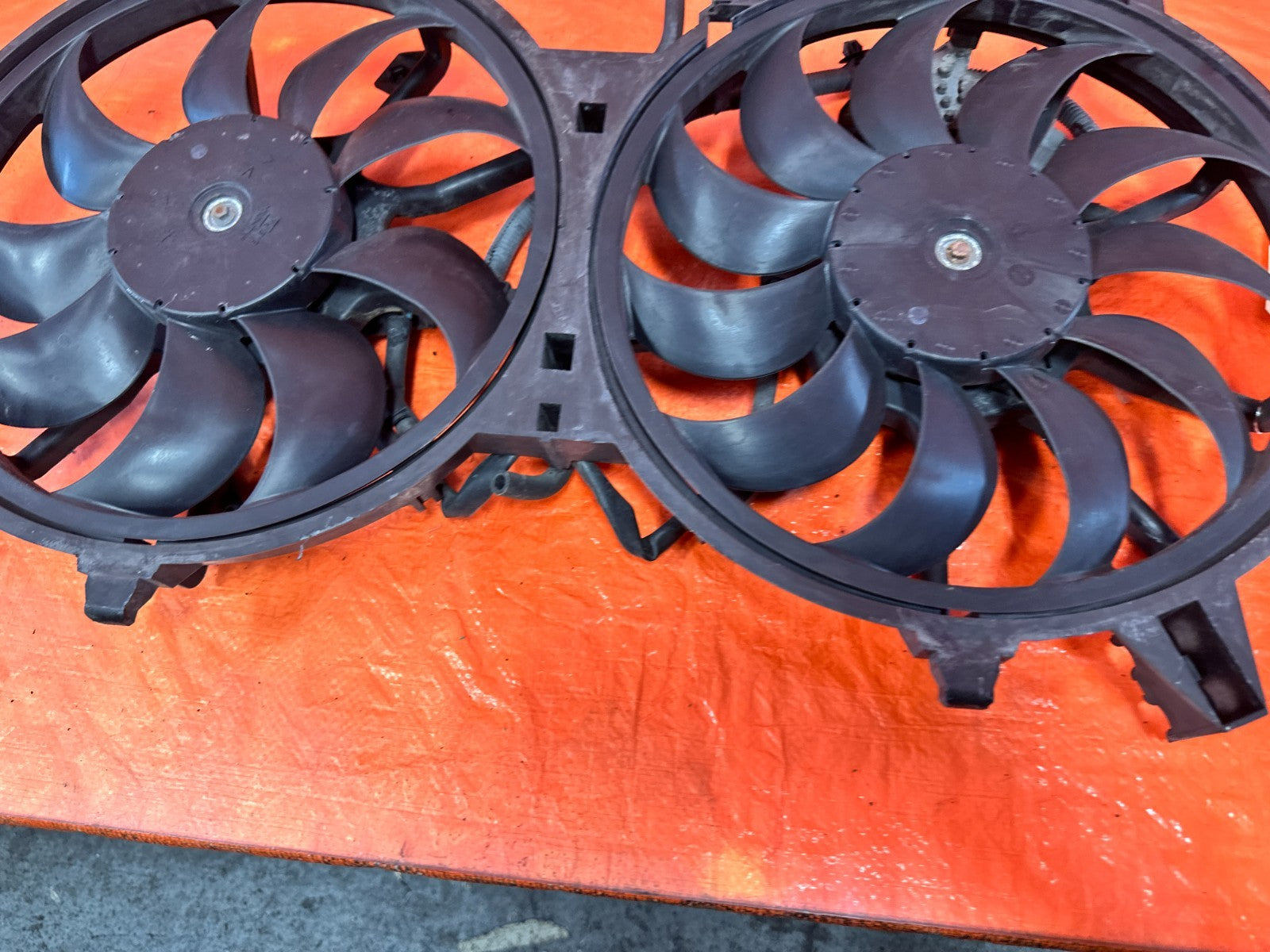 08 15 INFINITI G37 Q60 3.7L RADIATOR COOLING FANS SHROUD WITH MODULE #32916
