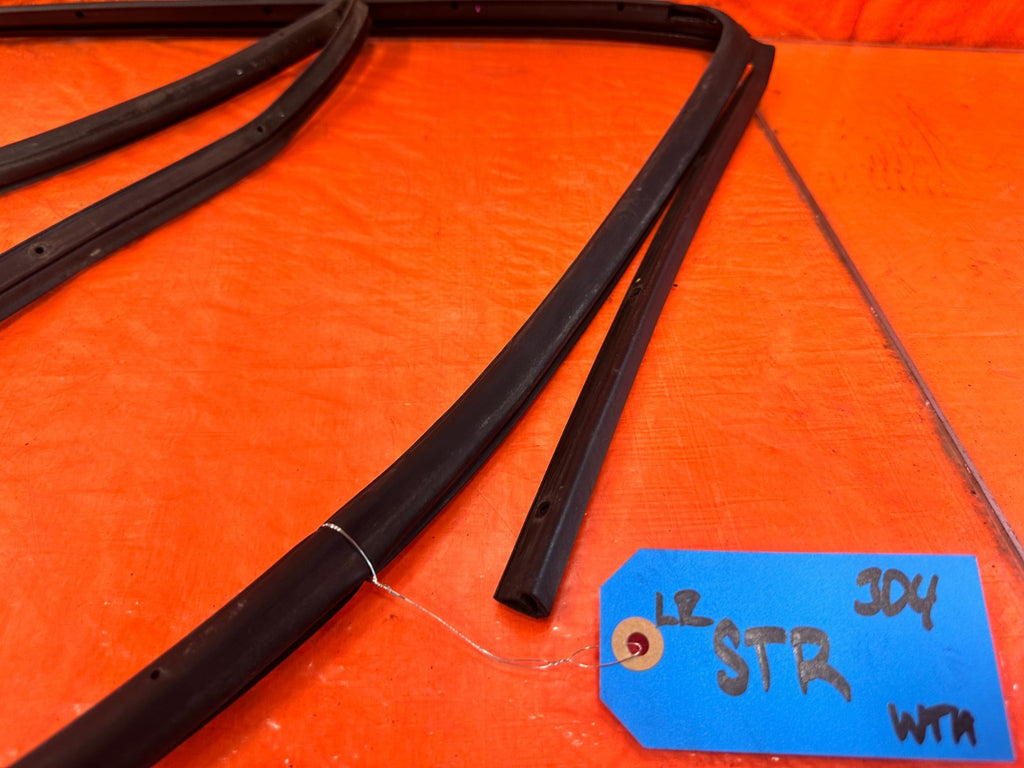 04 08 ACURA TSX   DRIVER LEFT REAR DOOR WEATHER STRIP TRIM SEAL GASKET OEM 3042