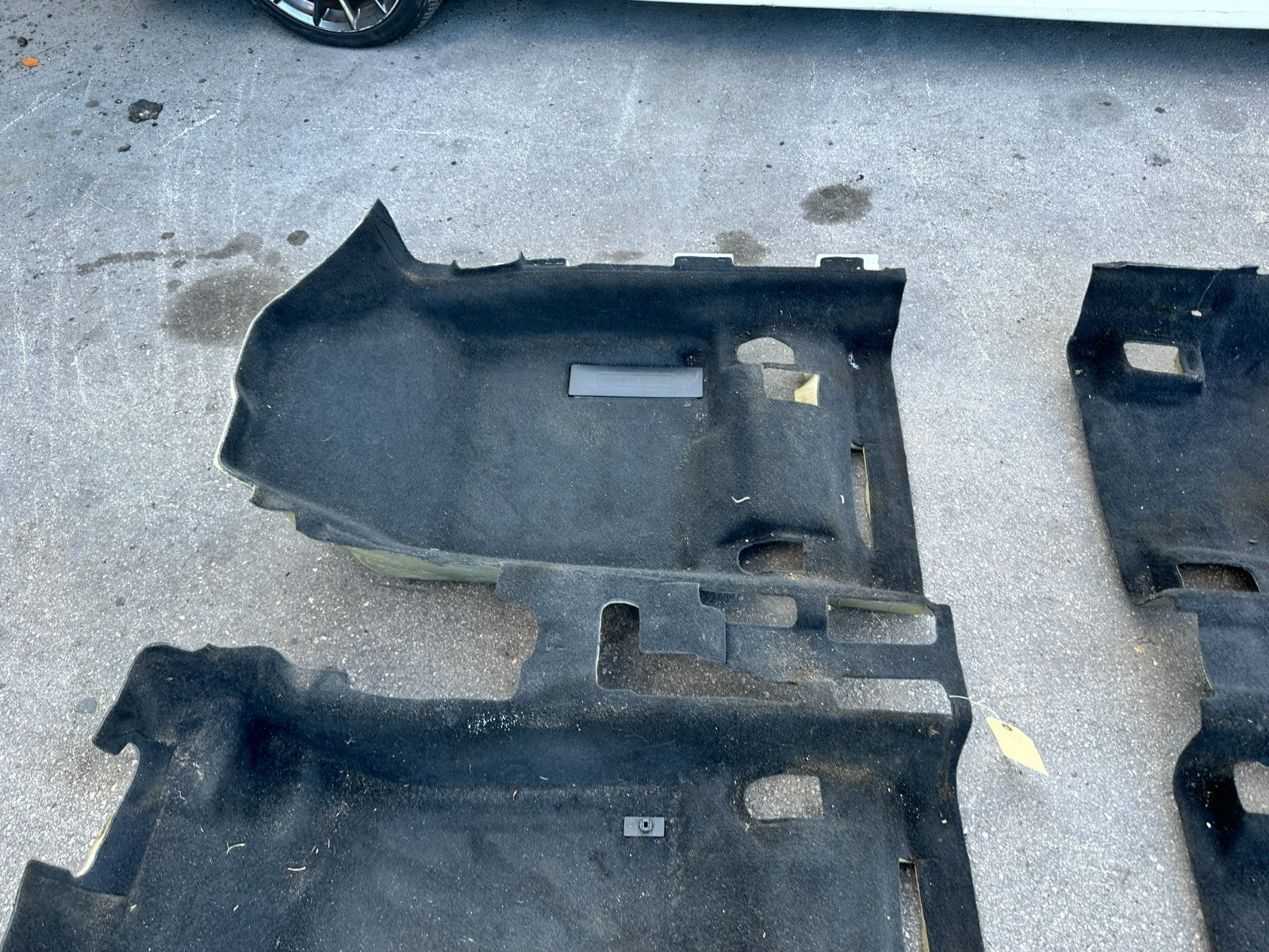 18 22 HONDA ACCORD 1.5L   CARPET   FRONT AND REAR PORTION   COMPLETE   OEM #32411
