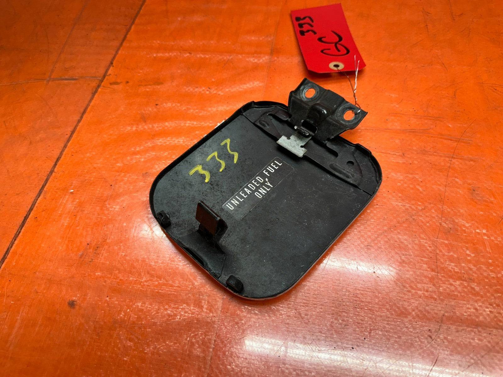 92 95 HONDA CIVIC EX 1.6L 2D   EXTERIOR FUEL DOOR GAS FILLER LID   OEM #3336