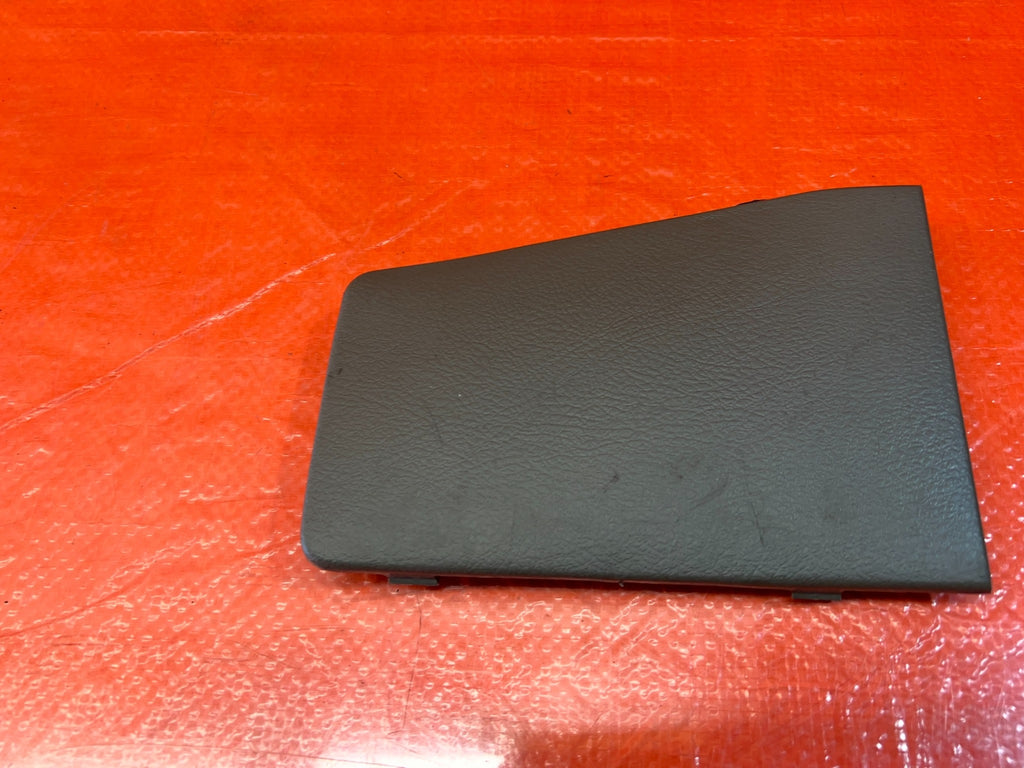 94 01 ACURA INTEGRA 2D   PASSENGER RIGHT REAR TAIL LIGHT LAMP COVER TRIM TAN 1645