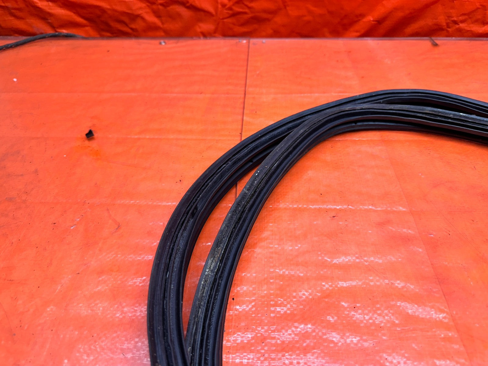 94 01 ACURA INTEGRA 2D REAR HATCH TRUNK WEATHERSTRIP SEAL OEM #3319