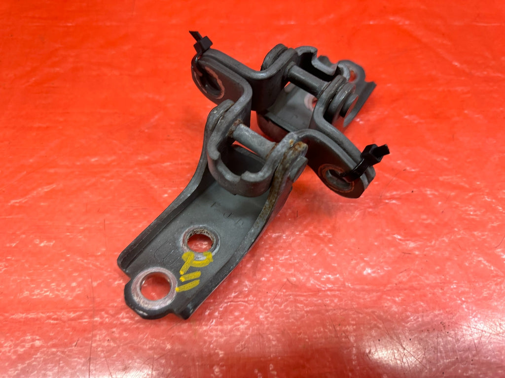 02 06 ACURA RSX   DRIVER LEFT FRONT DOOR HINGE SET UPPER LOWER   OEM #2115