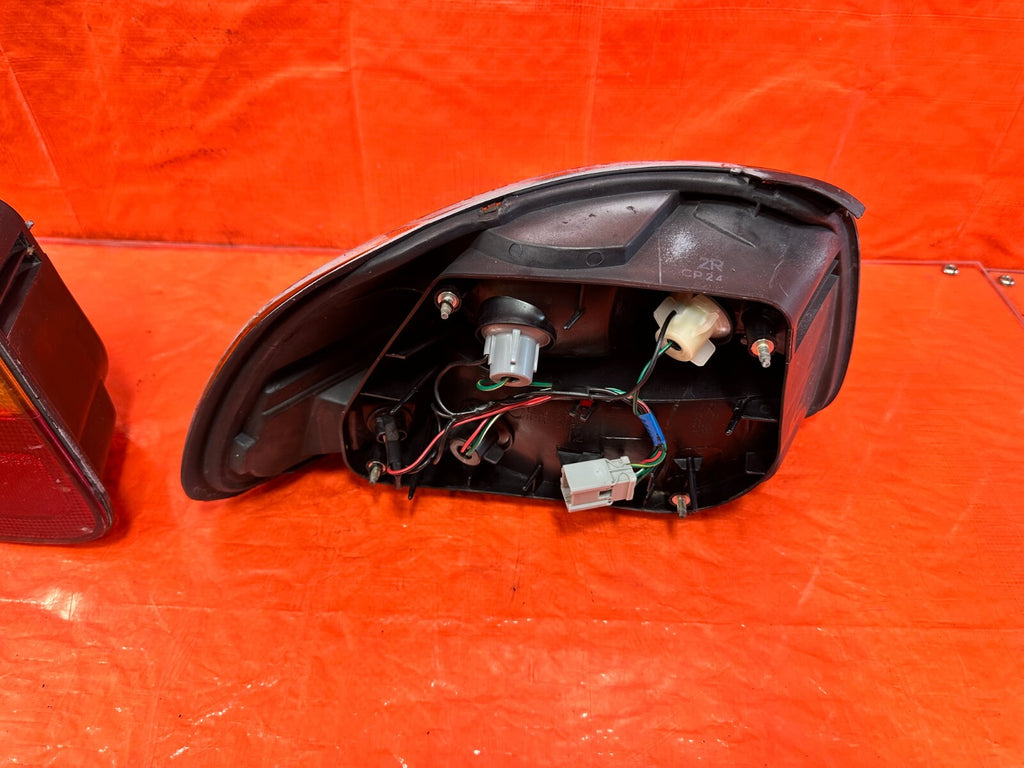 93 97 HONDA DEL SOL   LEFT AND RIGHT TAIL LIGHTS LAMPS   OEM FACTORY #2723