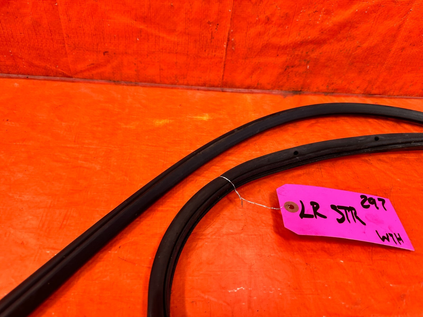 96 00 HONDA CIVIC SEDAN   DRIVER LEFT REAR   WEATHER STRIP SEAL GASKET OEM #2972