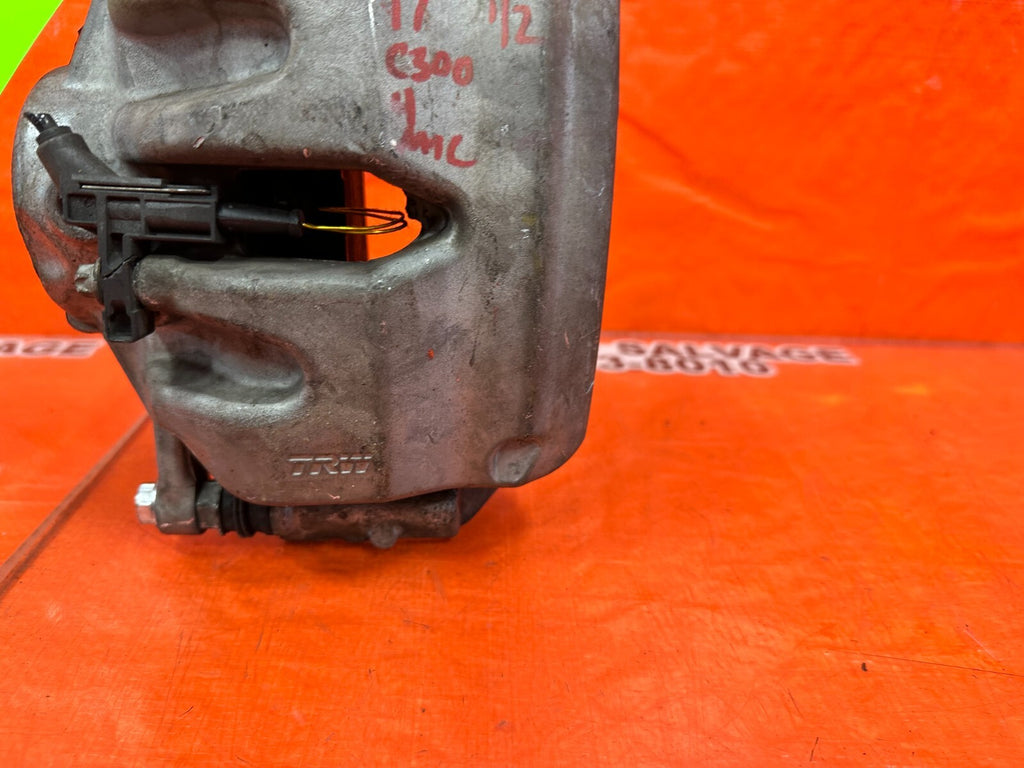 15 20 MERCEDES BENZ   W205   C300   NON SPORT   RIGHT FRONT BRAKE CALIPER OEM 25