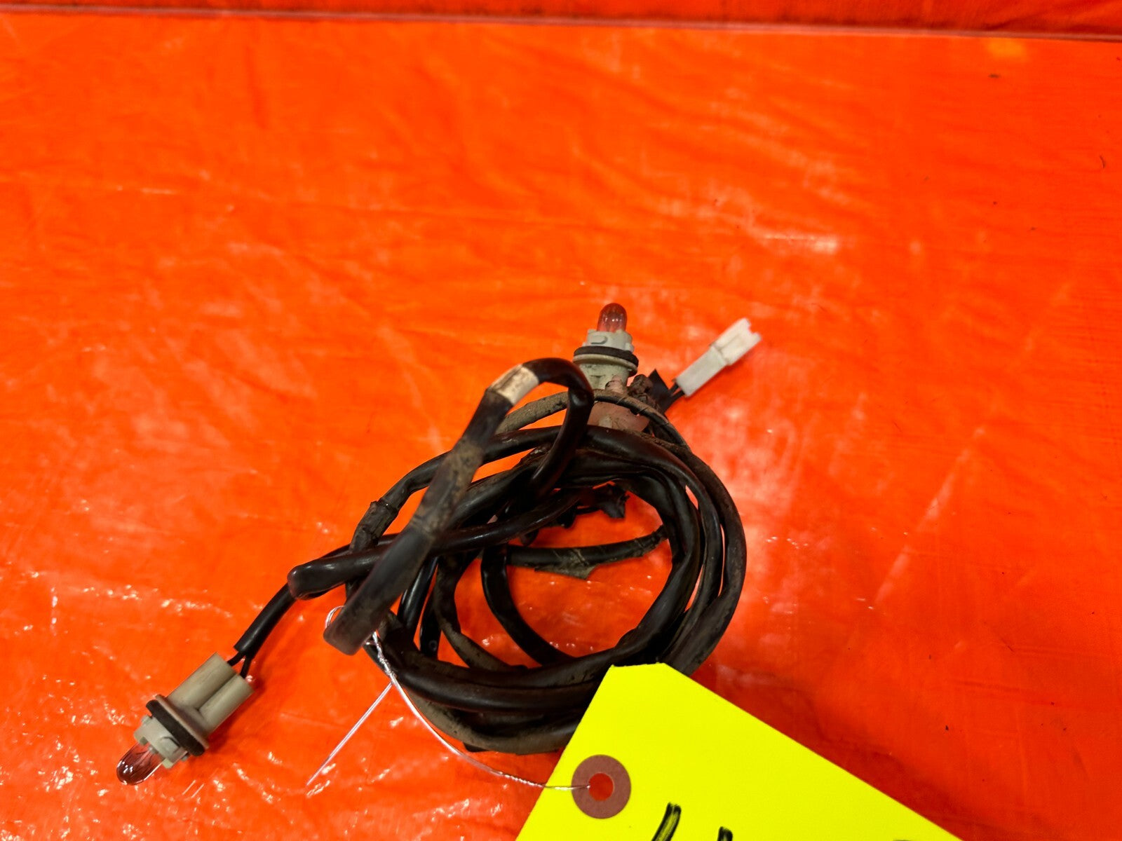 90 93 MAZDA MX 5 MIATA   LICENSE PLATE LIGHT LAMP HARNESS   OEM FACTORY #2676