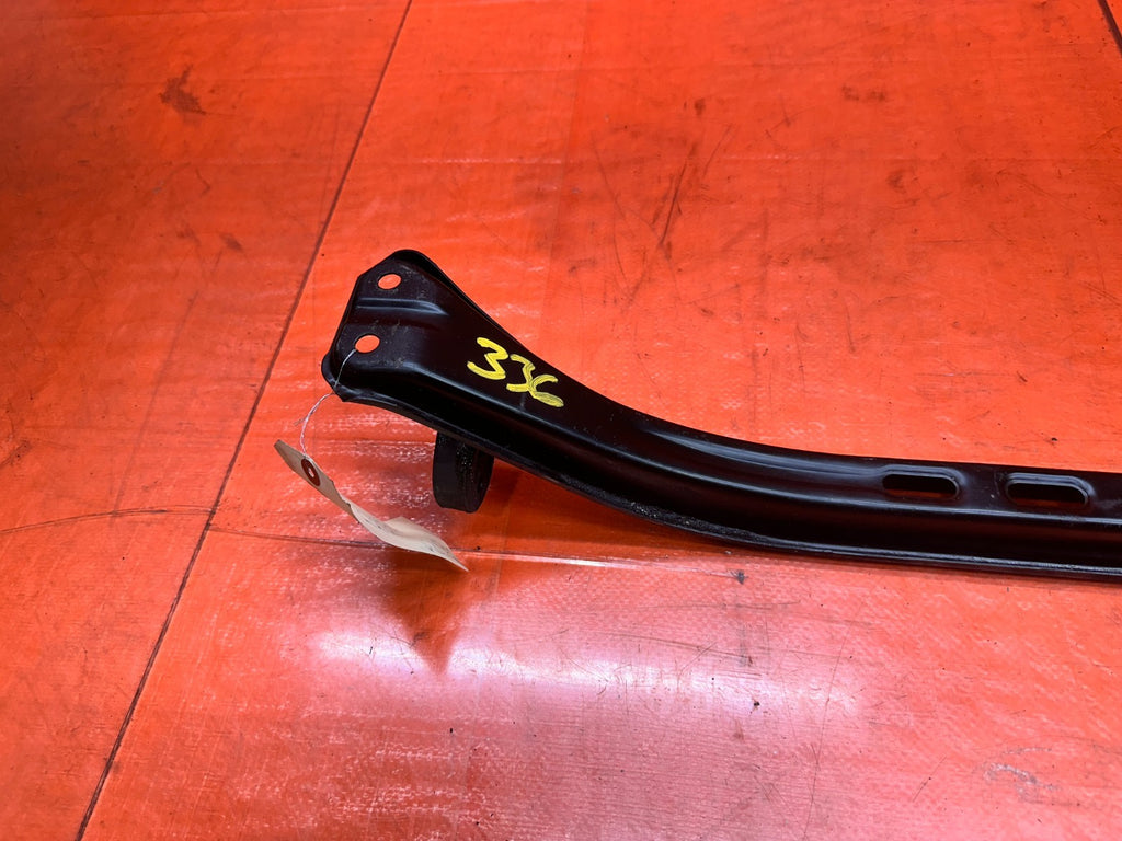 97 01 HONDA PRELUDE 2.2L CENTER FRONT SUBFRAME CROSSMEMBER T BRACKET OEM #3367