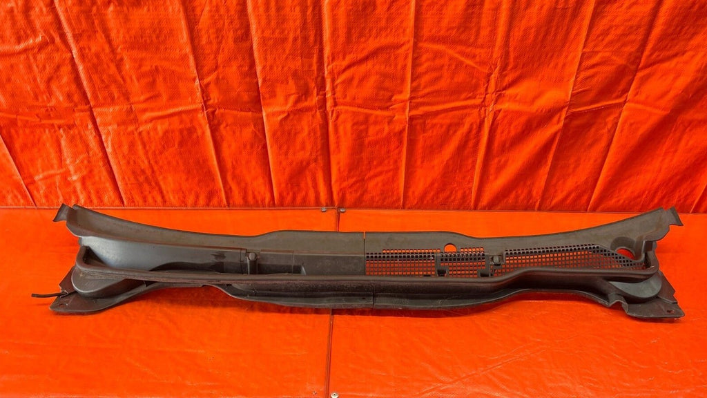 04 05 ACURA TSX   WINDSHIELD WIPER COWL TRIM PLASTIC   OEM FACTORY #1560