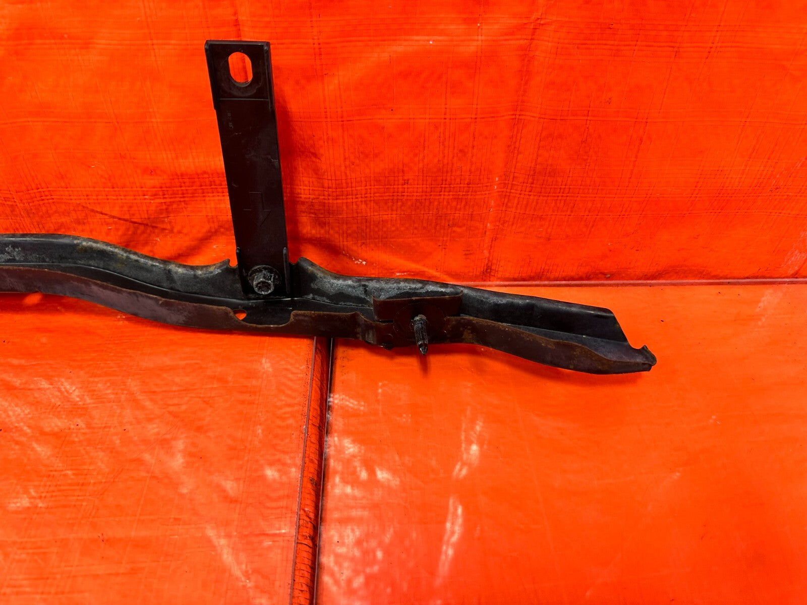 92 96 HONDA PRELUDE   REAR BUMPER MOUNTING BRACKET RETAINER   OEM #27310