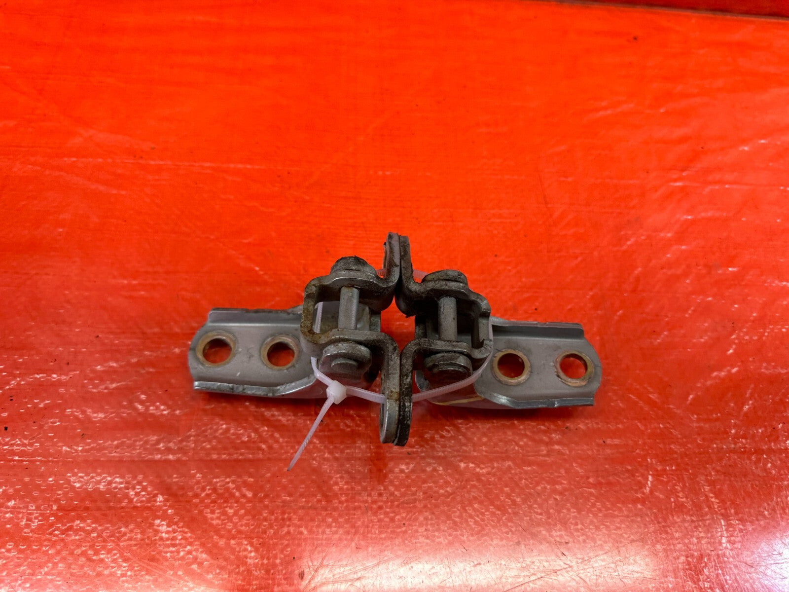 02 05 HONDA CIVIC SI EP3 HATCHBACK DOOR HINGE SET UPPER & LOWER RIGHT  OEM 2130