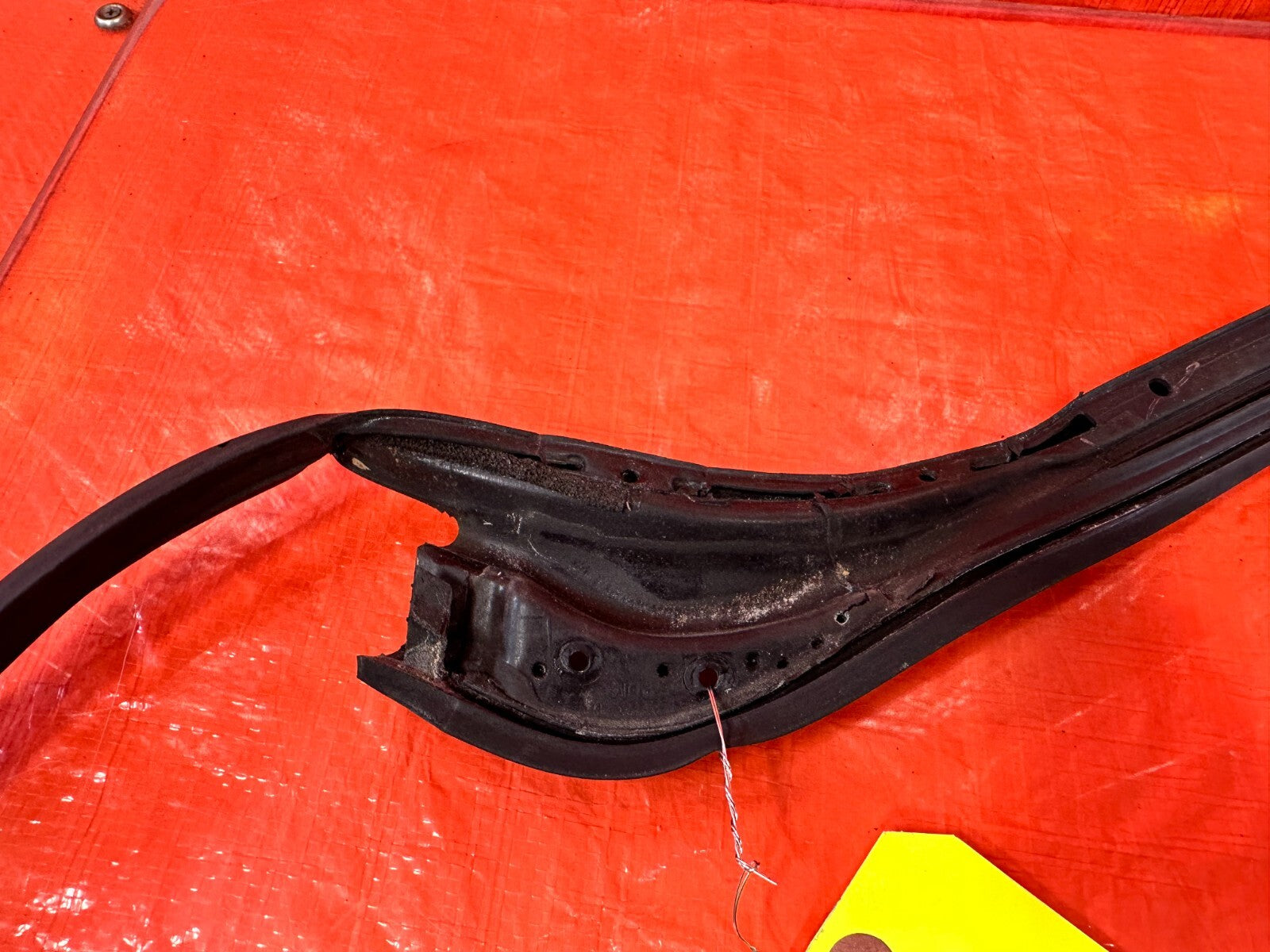 04 08 ACURA TSX   DRIVER LEFT REAR DOOR WEATHER STRIP TRIM SEAL GASKET OEM 27515