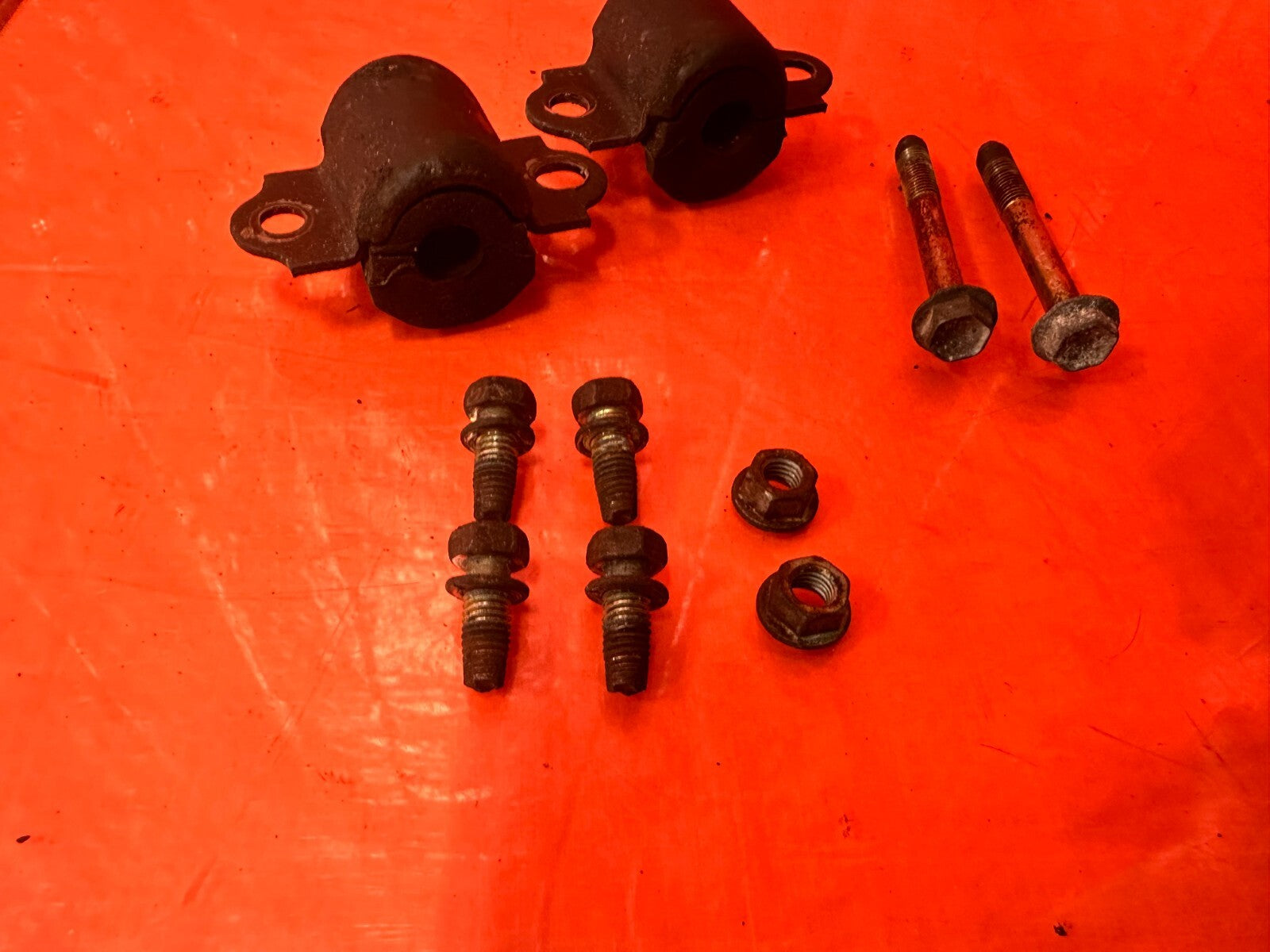 02 10 LEXUS SC430   REAR SWAY STABILIZER BRACKETS W/ BOLTS & BUSHINGS   OEM #2882