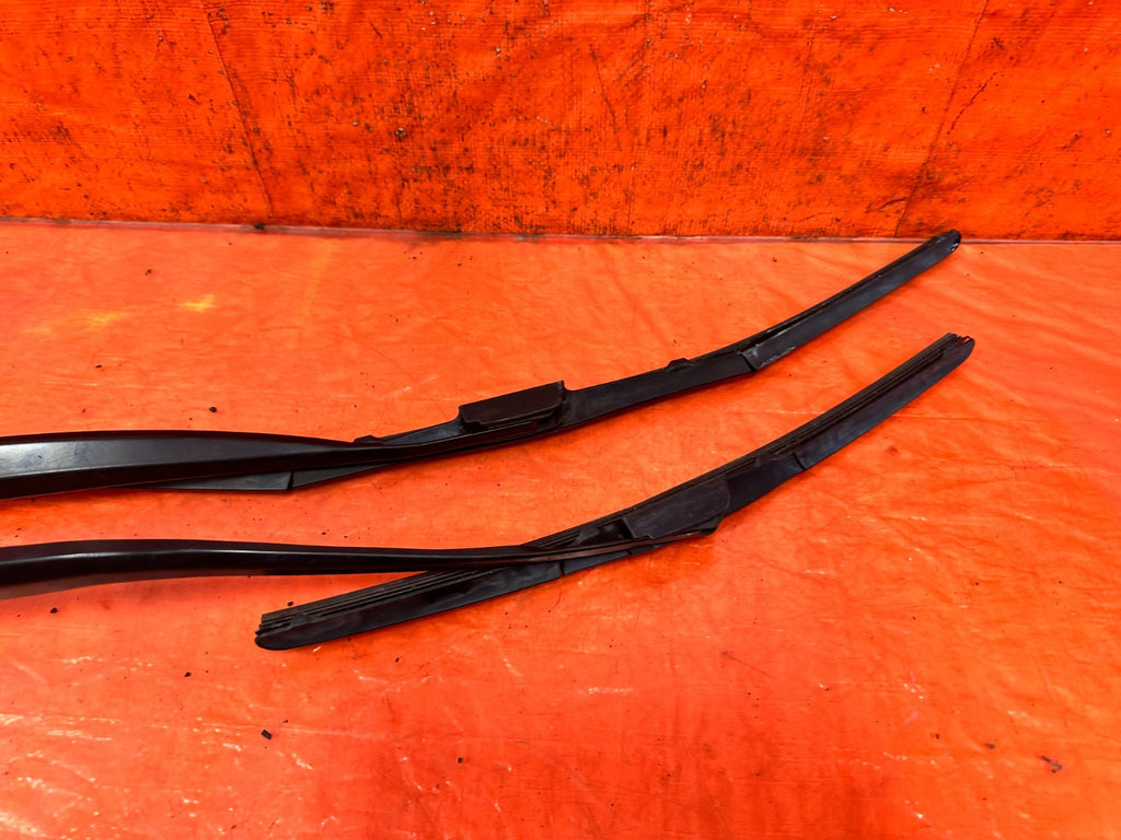 09 15 INFINITI G37 CONVERTIBLE   LEFT & RIGHT WINDSHIELD WIPER ARMS   OEM #3293