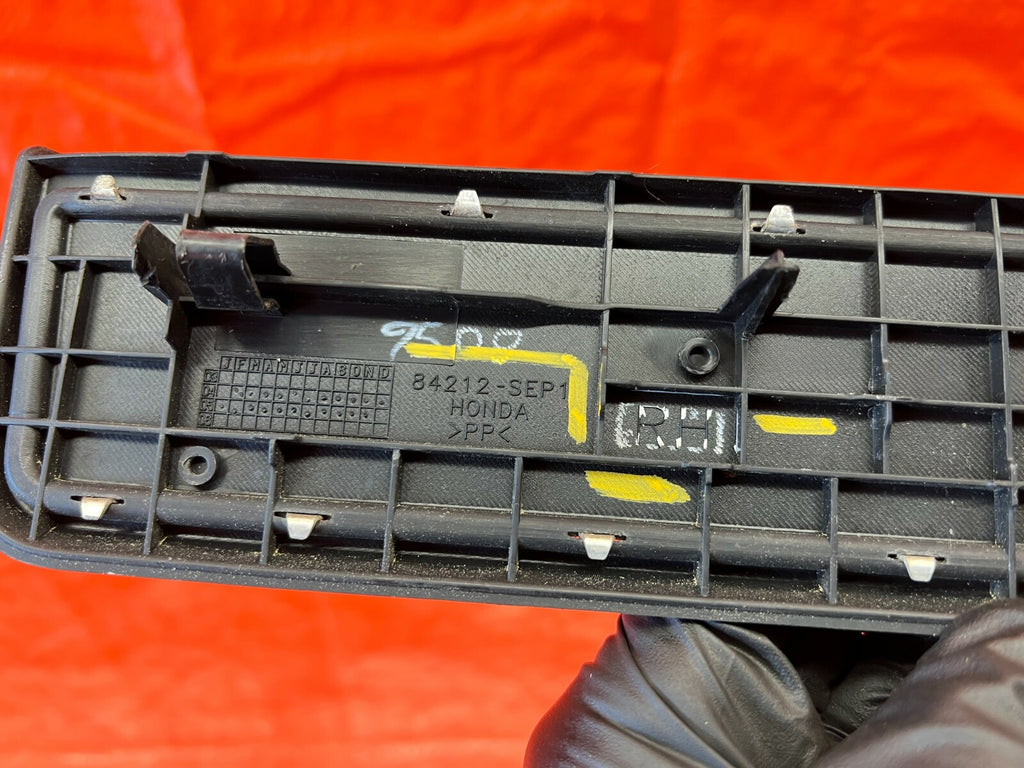 04 06 ACURA TL  FLOOR PILLAR SCUFF PLATE   PASSENGER RIGHT REAR SIDE   OEM #1088